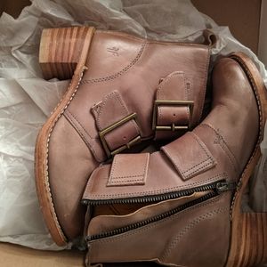 Frye boots with box